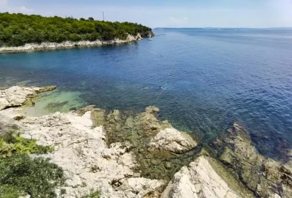 Svežanj Rijeka Beach