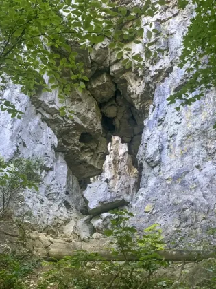 Jaskyne pod Hrdošnou skalou