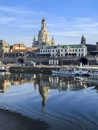 Pohľad na FrauenKirche s Labe