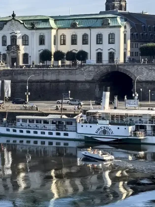 Pohľad na FrauenKirche s Labe