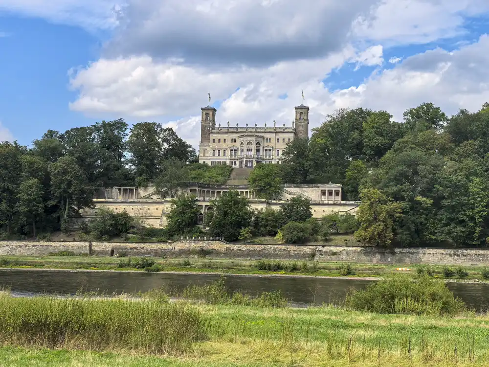 Paláce na Labe