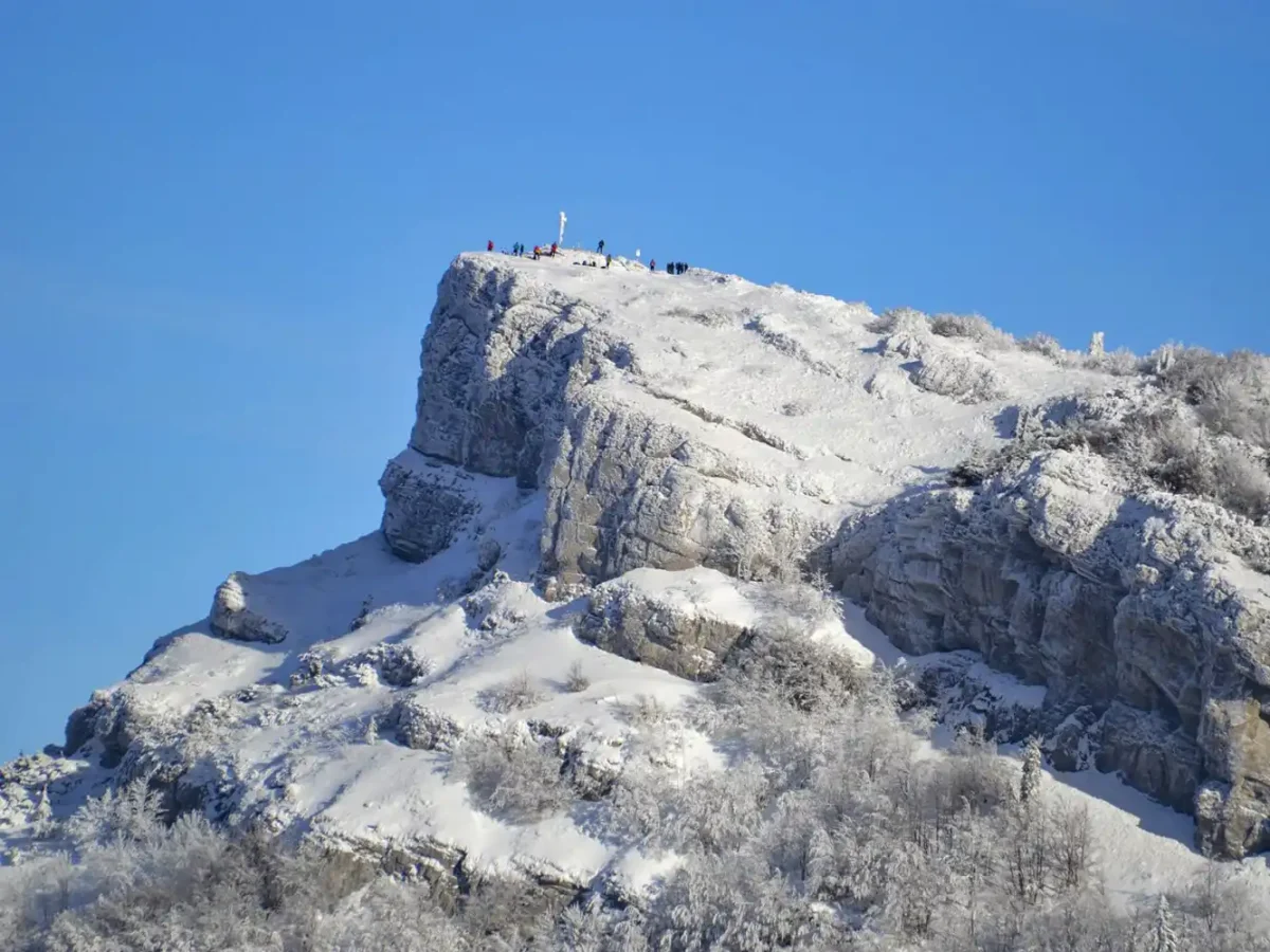 Kľak turistika v zime 