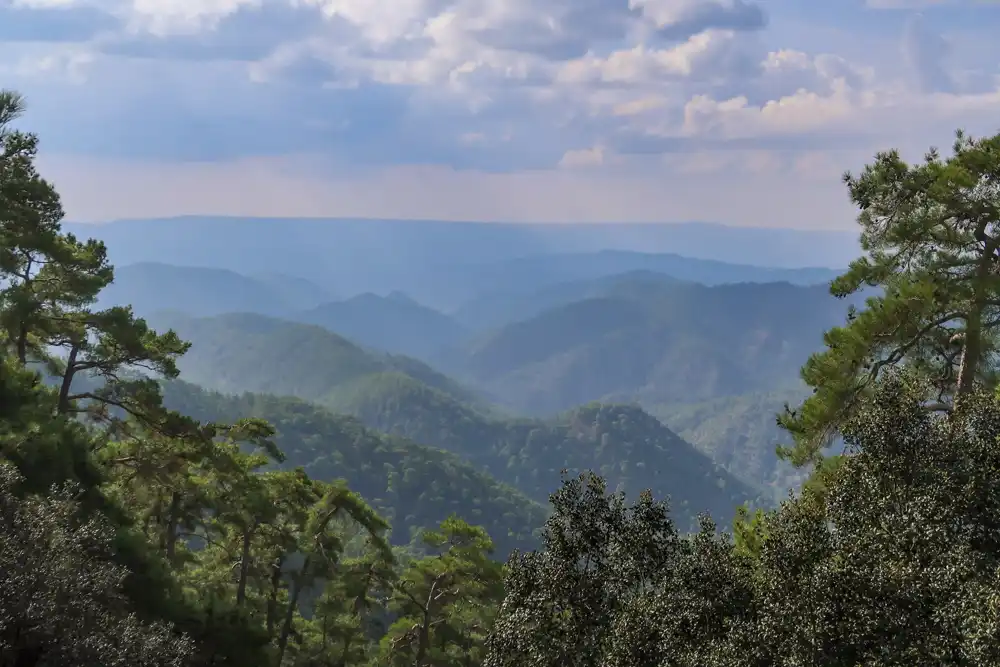 Pohľad cez Cedar Valley na Troodos,. Áno tam ideme.